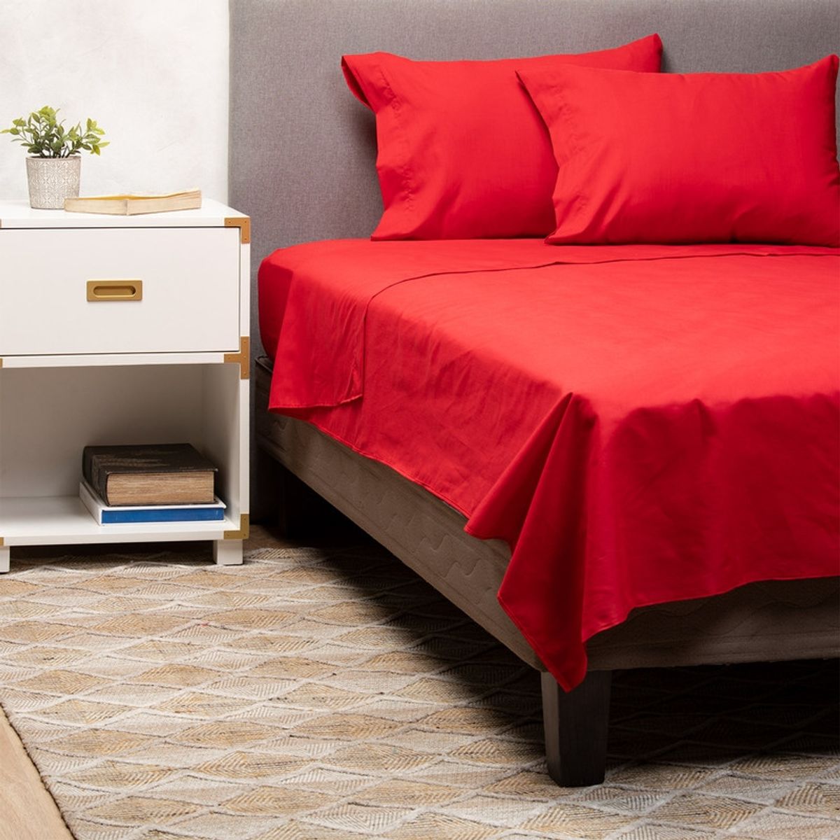 ARTHOME - Sabana Roja 2 plazas + Pack 2 Almohadas 50x70 Arthome
