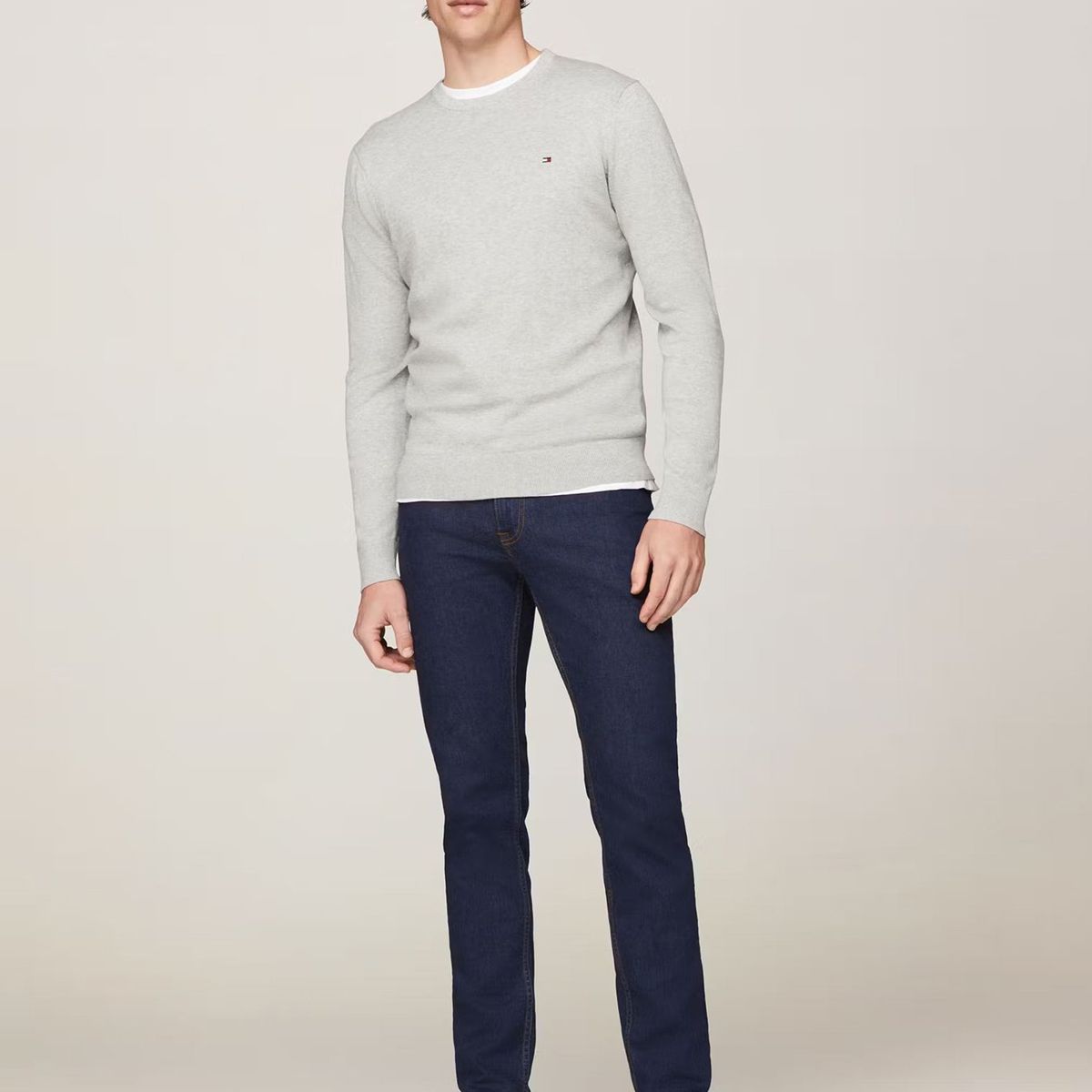 TOMMY HILFIGER - Sweater Básico Signature C-Neck Gris Tommy Hilfiger