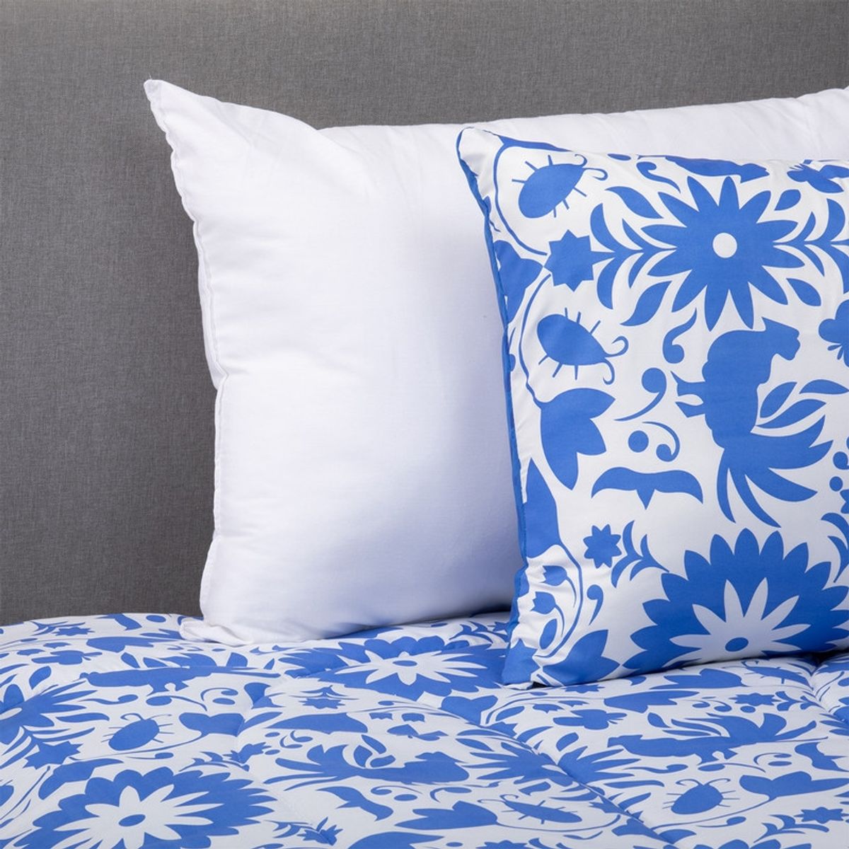 ARTHOME - Plumon Mexico Azul 2 Plazas + Pack Almohadas Blanco Arthome