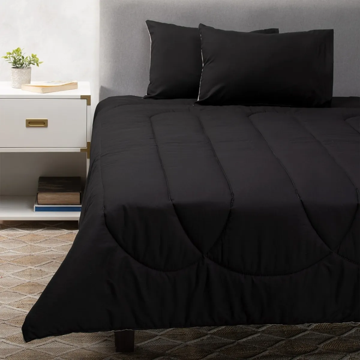 ARTHOME - Plumon Negro Gris 2 Plazas + Pack Almohadas Negra Arthome