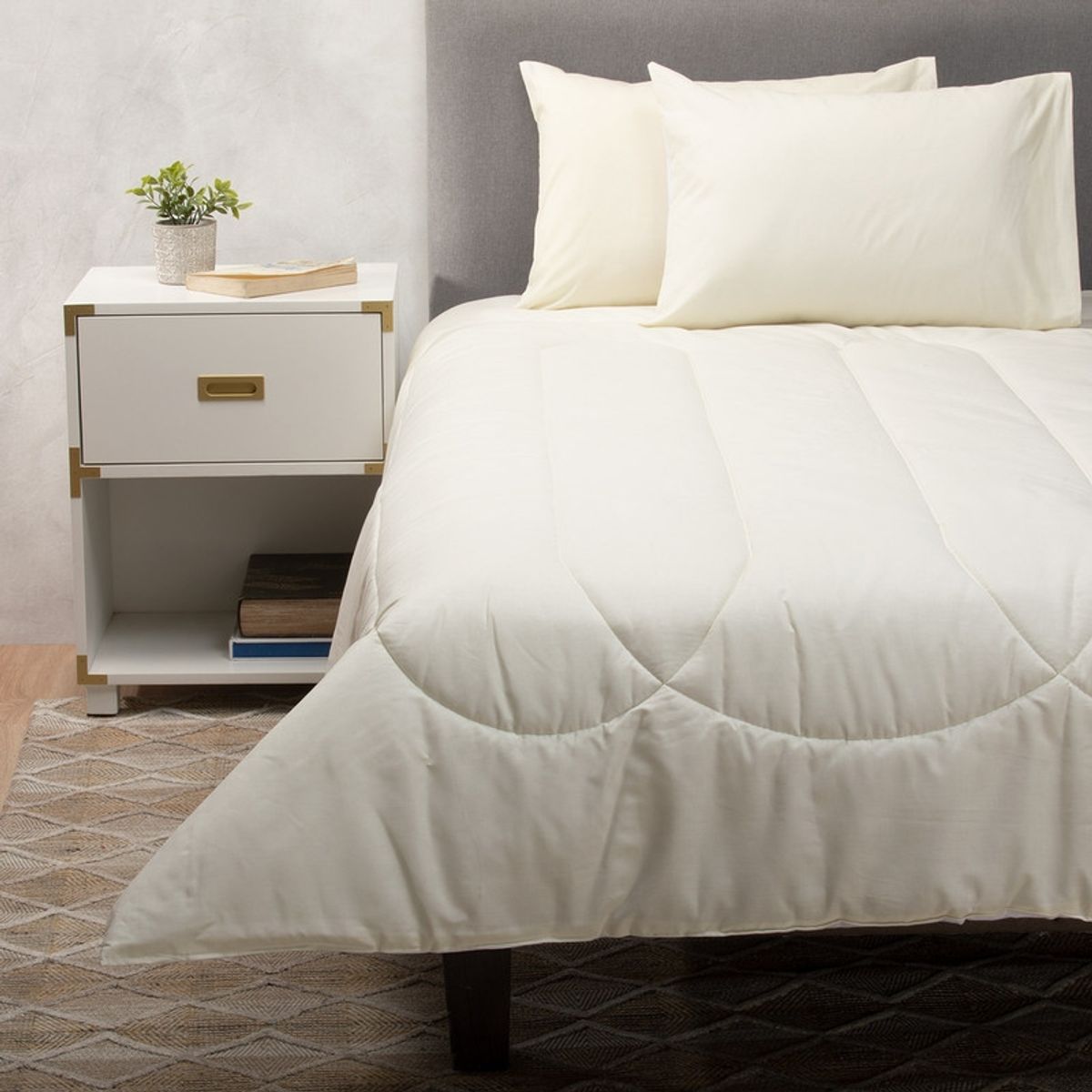 ARTHOME - Plumon Beige Blanco 2 Plazas + Pack 2 Almohadas Beige Arthome