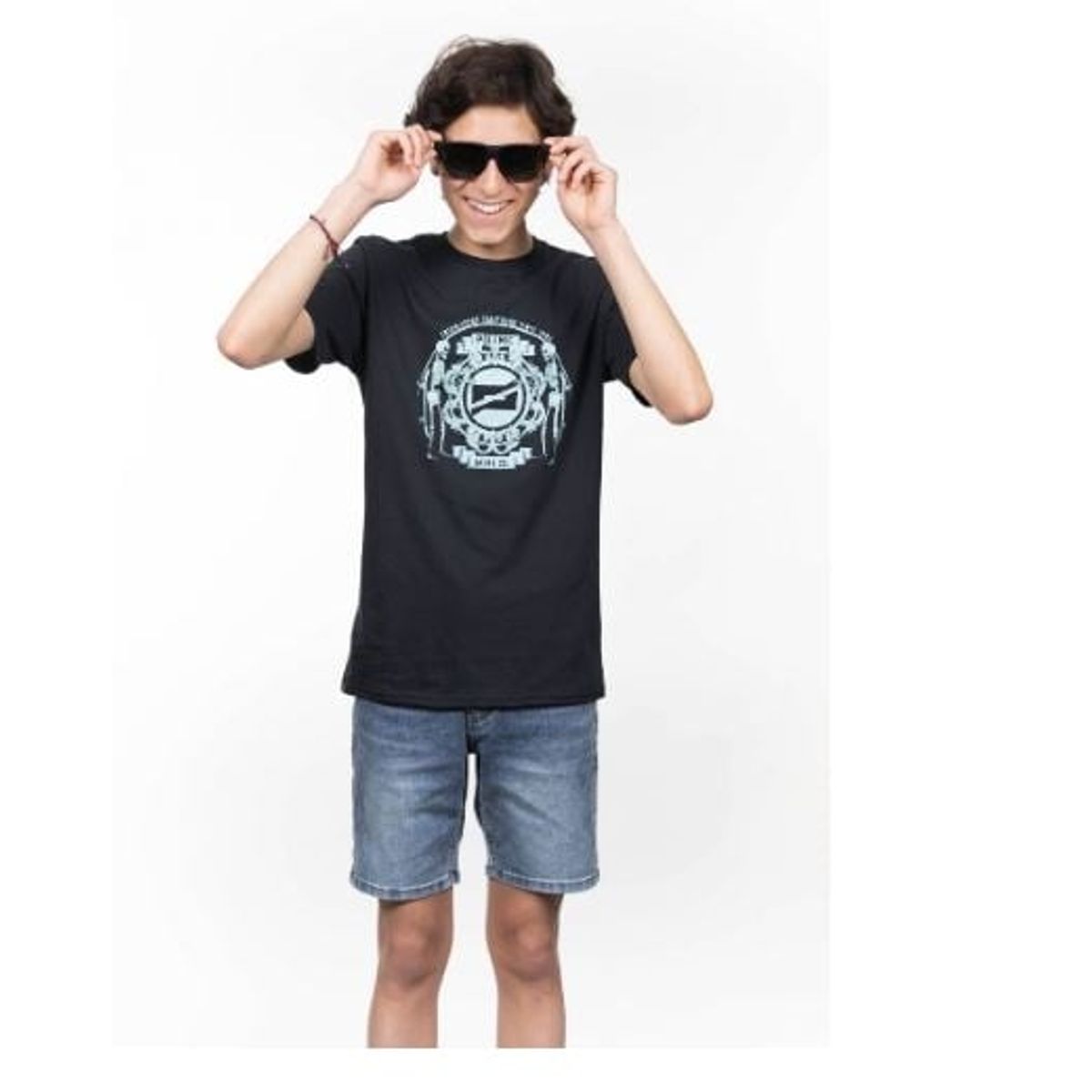 POLEMIC - Polera Skater Tailored Fit Negro Polemic