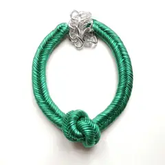 MARIA LA BIYUX - Collar Nudo Verde Metálico