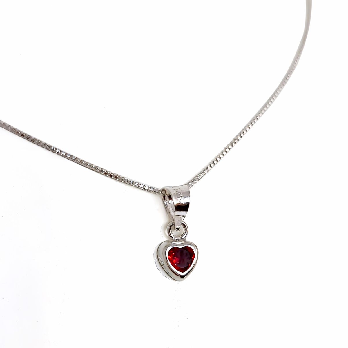 COGGIOLA - Collar Punto de Luz Corazón Circón Rojo Plata Fina 925.