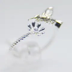 GENERICO - Anillo entorchado figuras de plata.