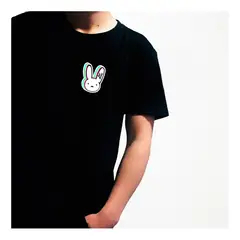 GENERICO - Polera negra BAD BUNNY