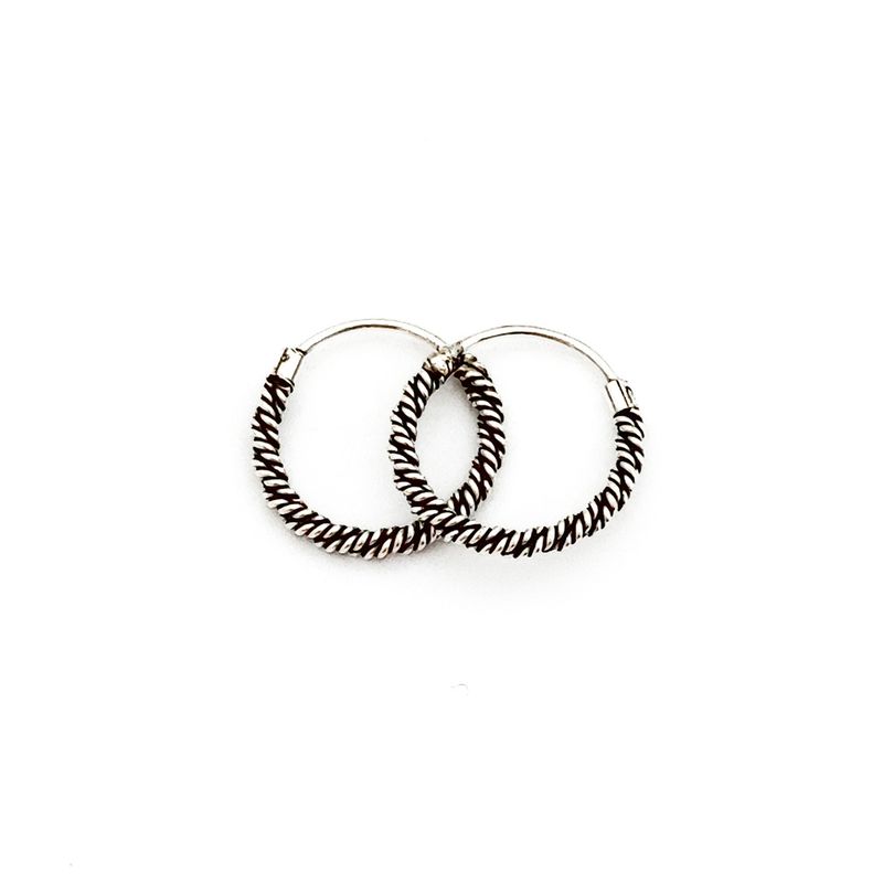 ANDREA COGGIOLA JOYAS - Aros Argollas Torcidas 14mm Plata Fina 925