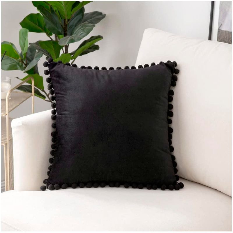 GENERICO - Fundas De Cojín Negro de Terciopelo con pompon pack de 02 unidades