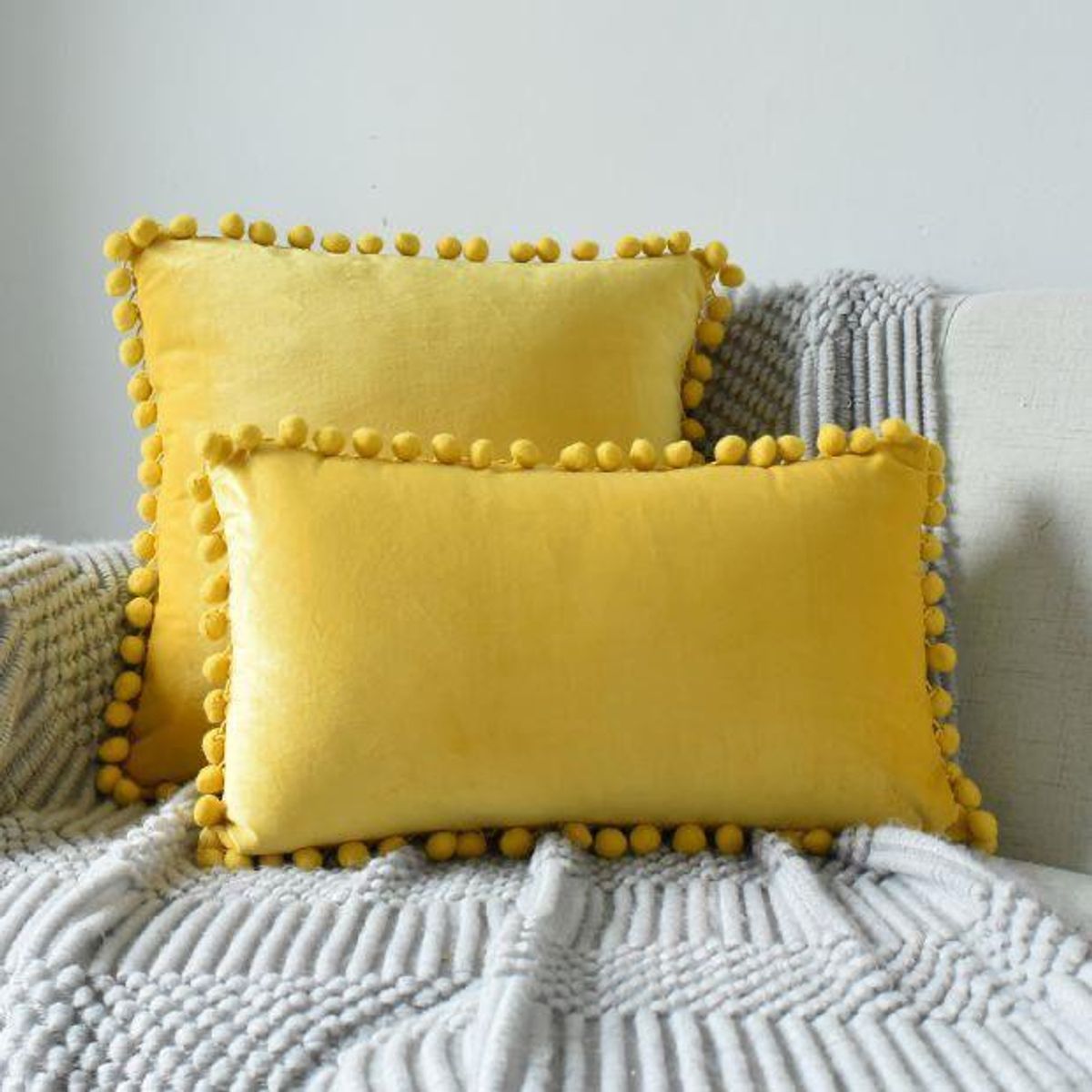 GENERICO - Fundas De Cojín Ama de Terciopelo con pompon pack de 02 unidades.