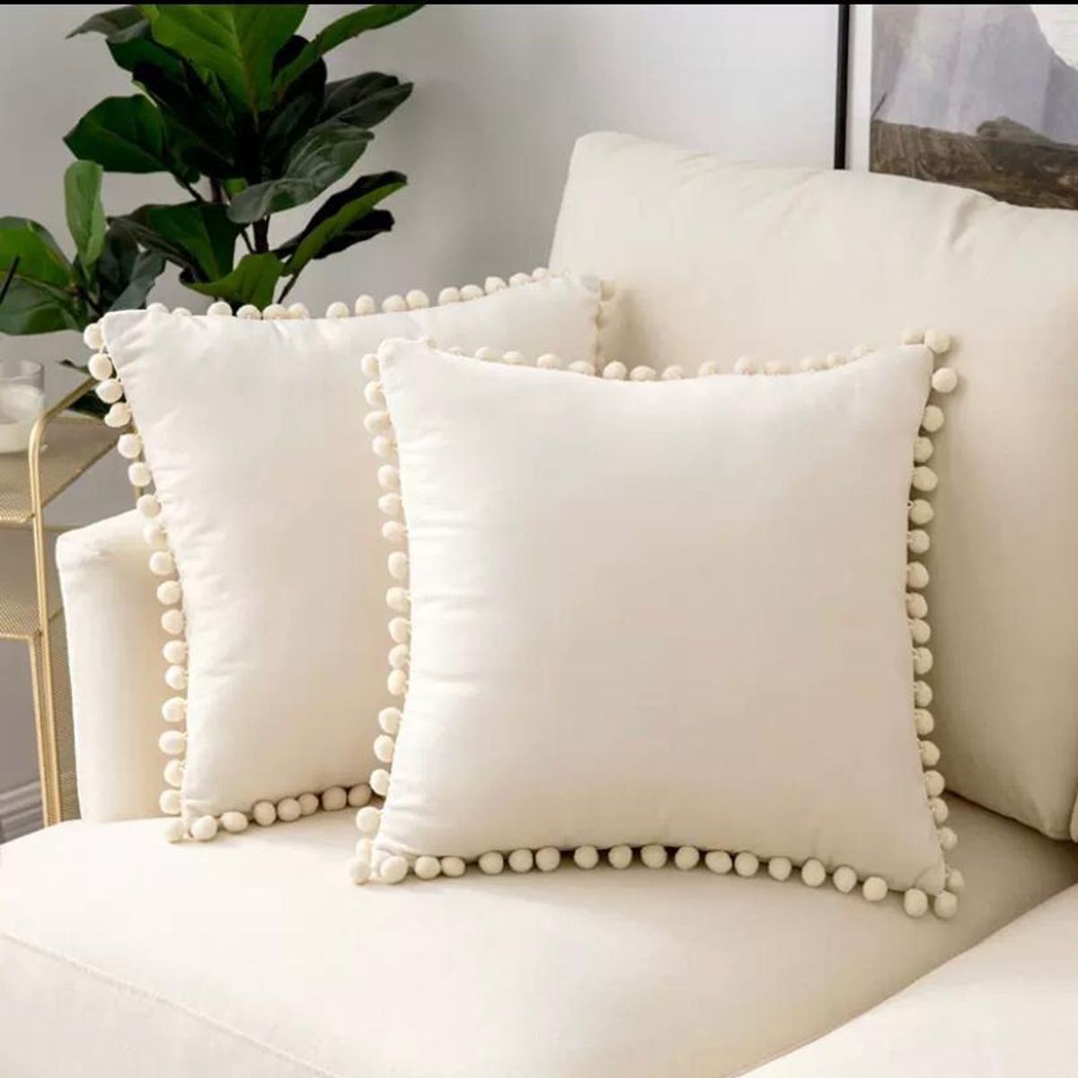 GENERICO - Fundas De Cojín Crema de Terciopelo con pompon pack de 02 unidades.