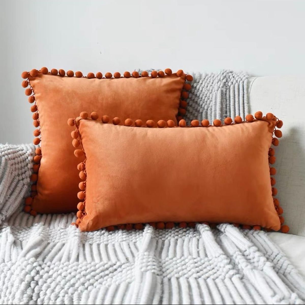 GENERICO - Pack de 02 Fundas De Cojín de Terciopelo con pompon 45x45cm