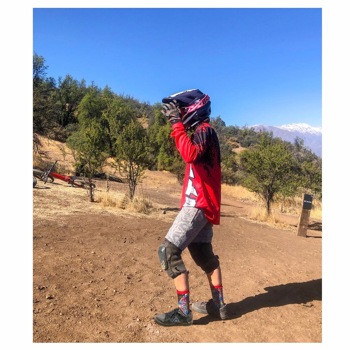 OTT  ON THE TOP - JERSEY SMALL, CONFORT FIT MANGA LARGA,  UNISEX, ROJO CON NEGRO