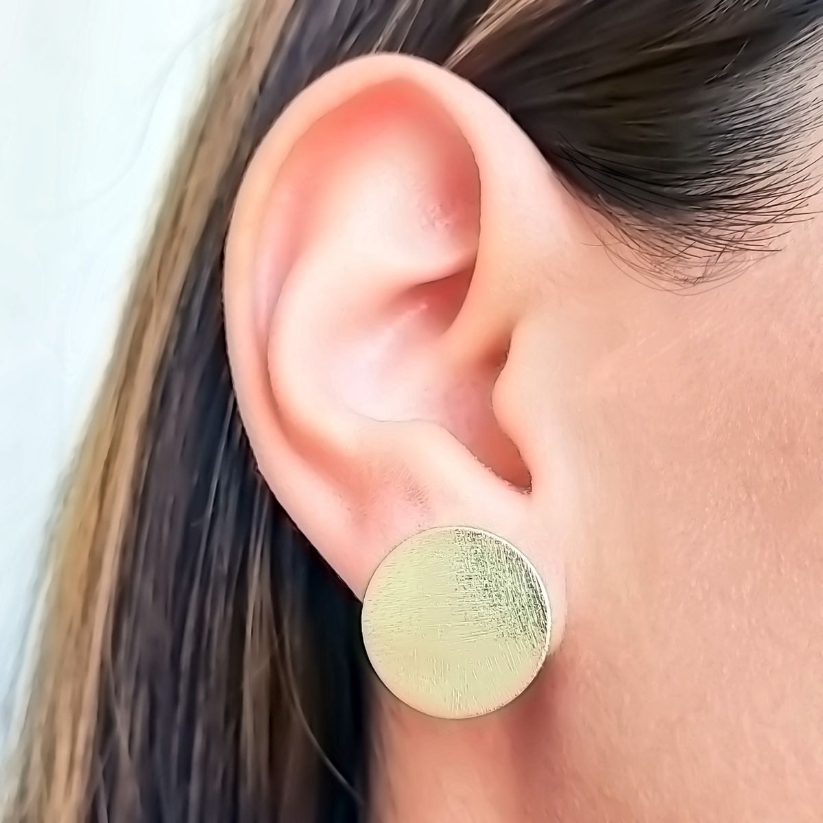 ANDREA COGGIOLA JOYAS - Aros Disco Satinado 18mm Enchapado Oro 18K