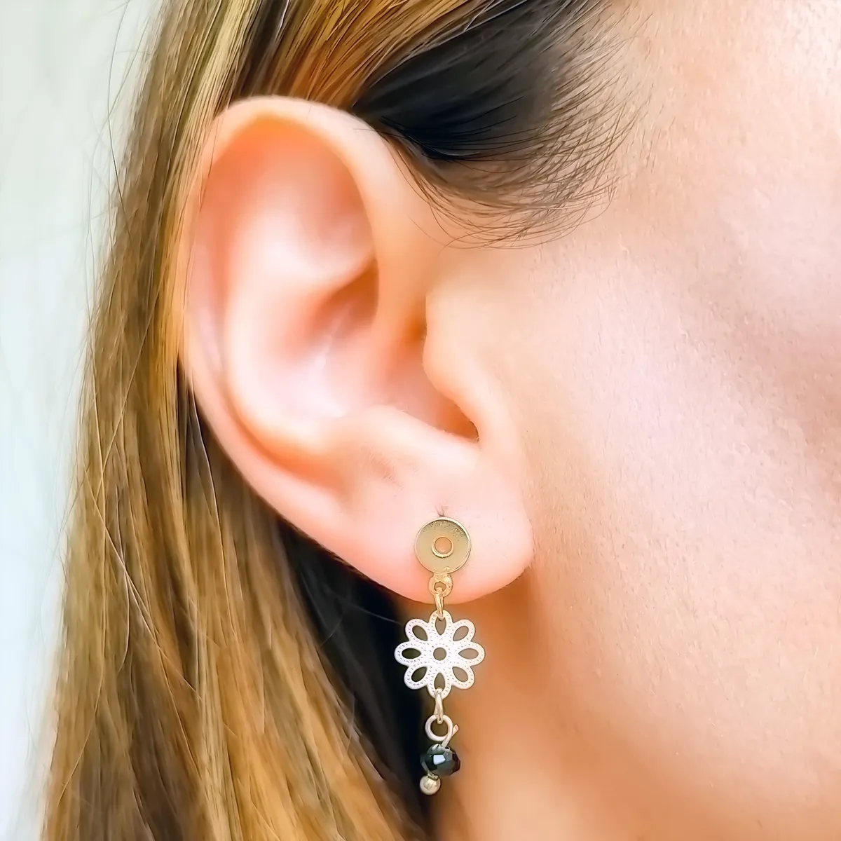 COGGIOLA - Aros Flor Calada Cristal Negro Enchapado Oro 18K