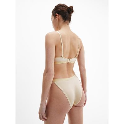 Imagen 2 del producto Bralette Triángulo Form to Body Beige 100