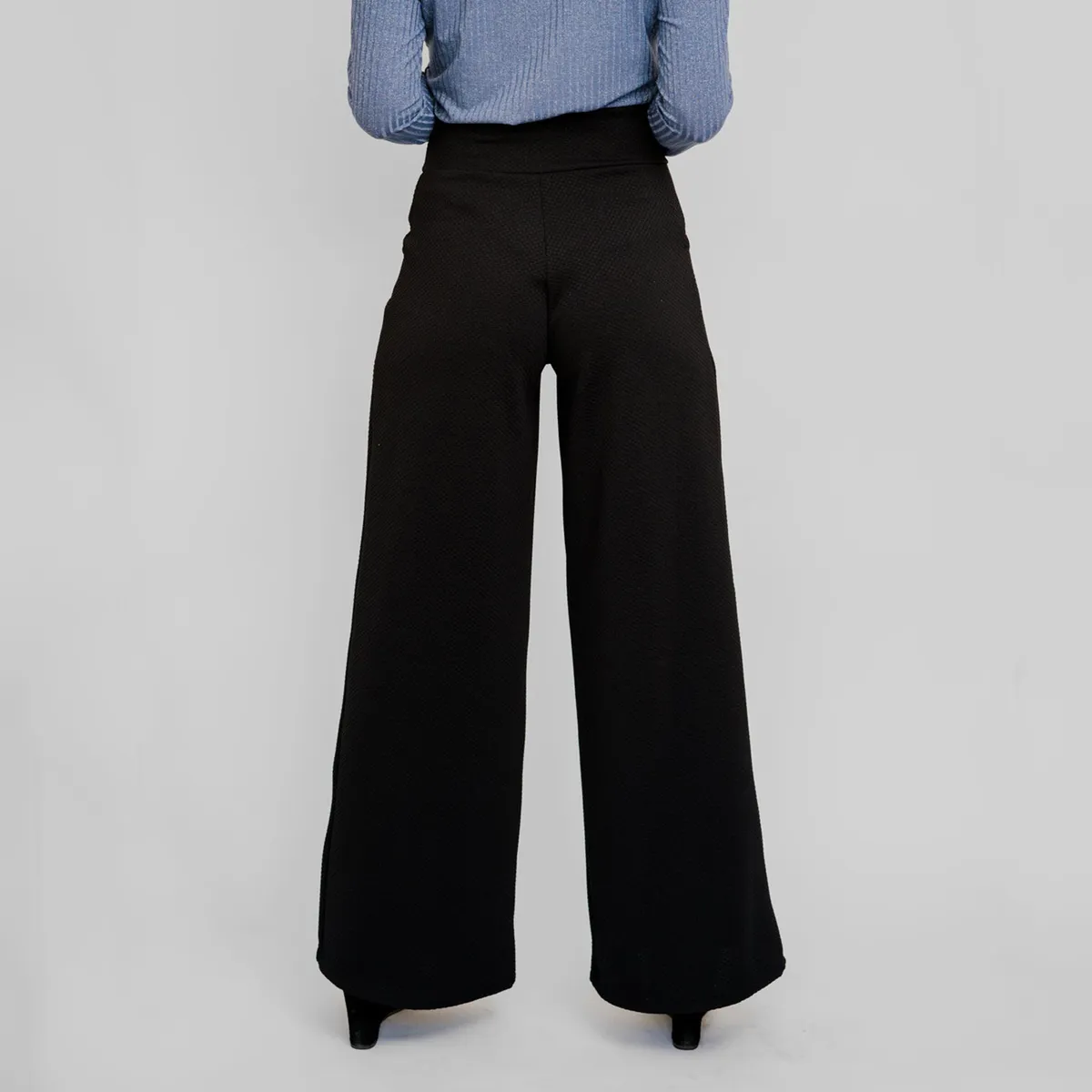 NATALIA SEGUEL - Palazzo Rebeca Negro Natalia Seguel