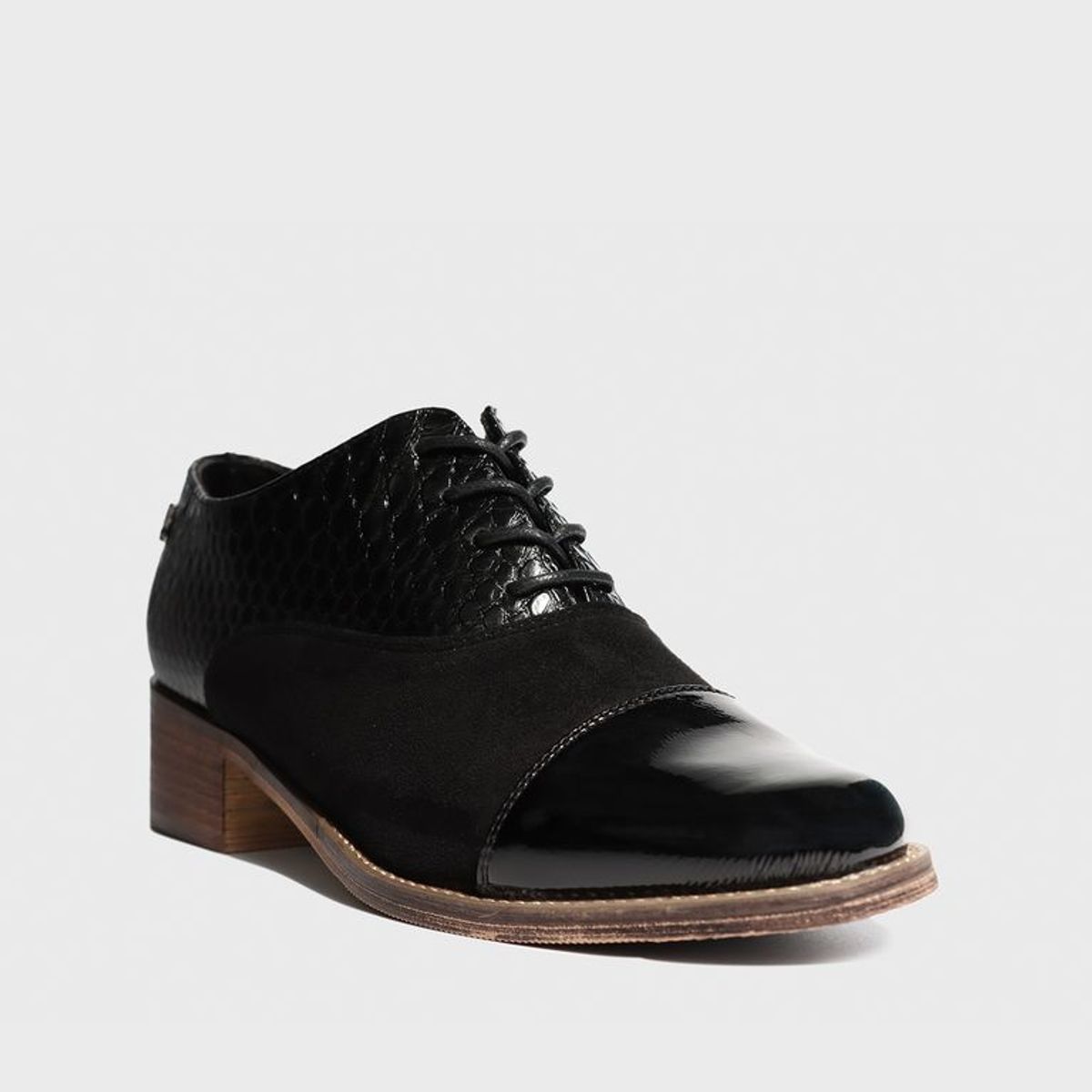 GOTTA - Zapato Negro Mujer 23551