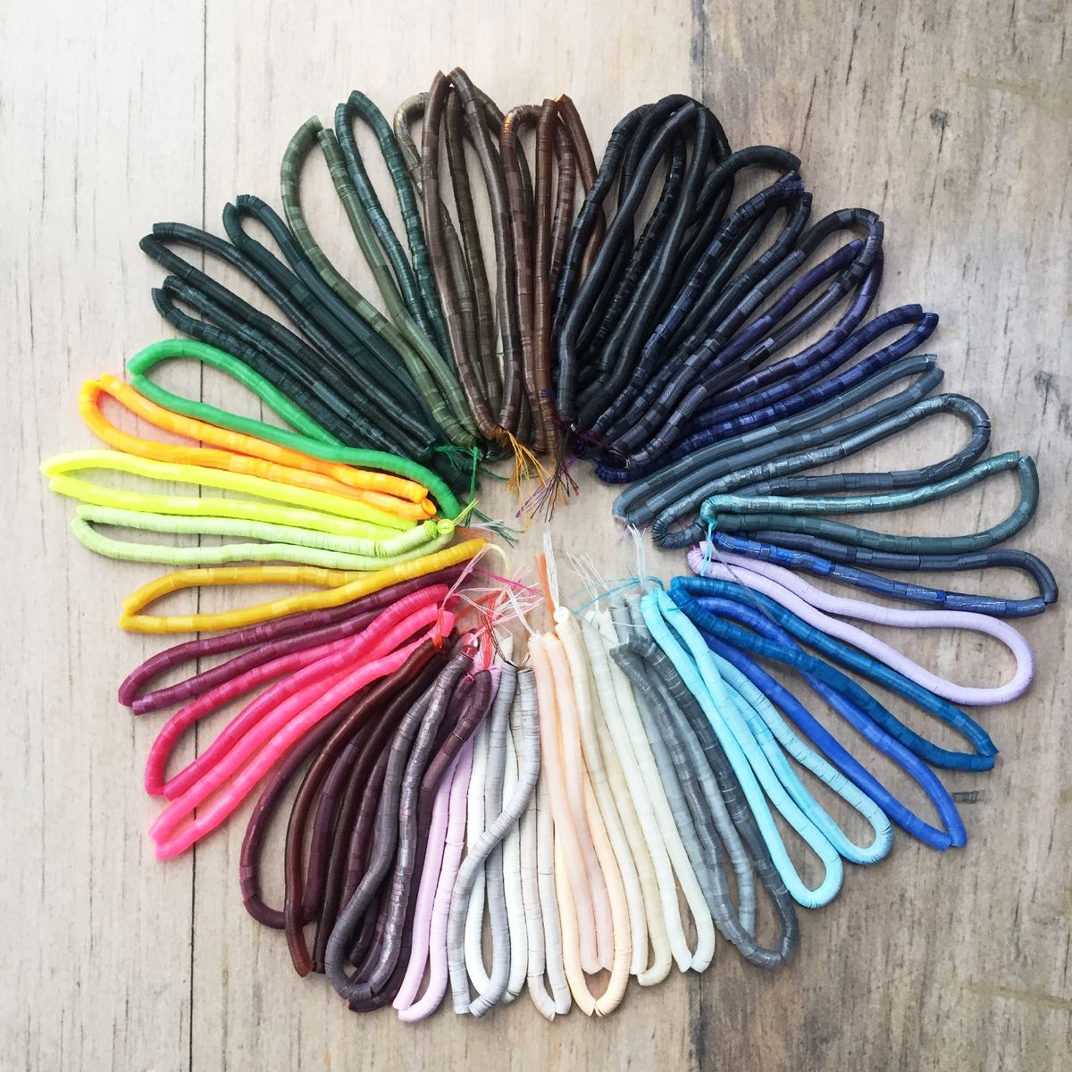 MARTIN BORDADOR - Kit 50 lentejuelas 5mm cazuela