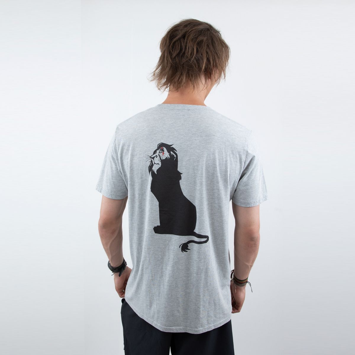 DISNEY - Polera Hombre Scar Rey Leon Gris Disney