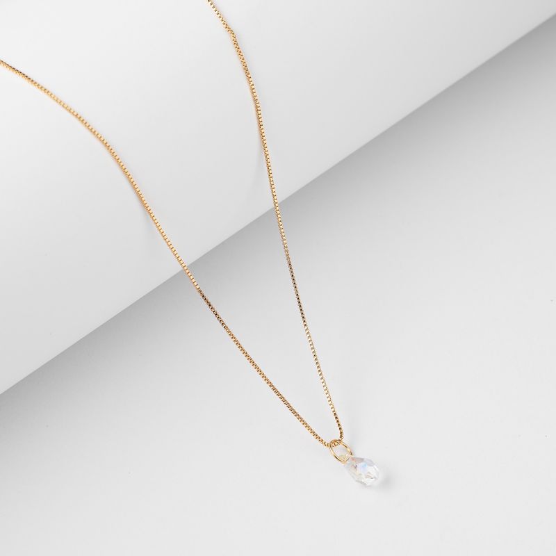 BY LAS CAYETANAS - Collar Punto de luz gold con cristal tornasol