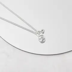 BY LAS CAYETANAS - Collar Angel de la Guarda en Plata 925 y cristal Swarovski ®?.