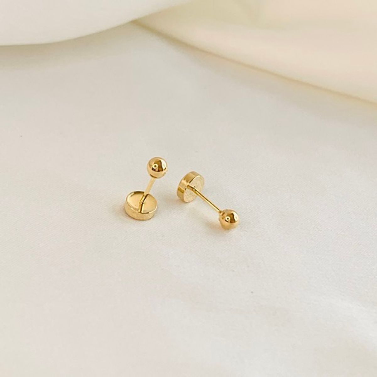 BY LAS CAYETANAS - Aros Abridores Bolitas en Oro 18k