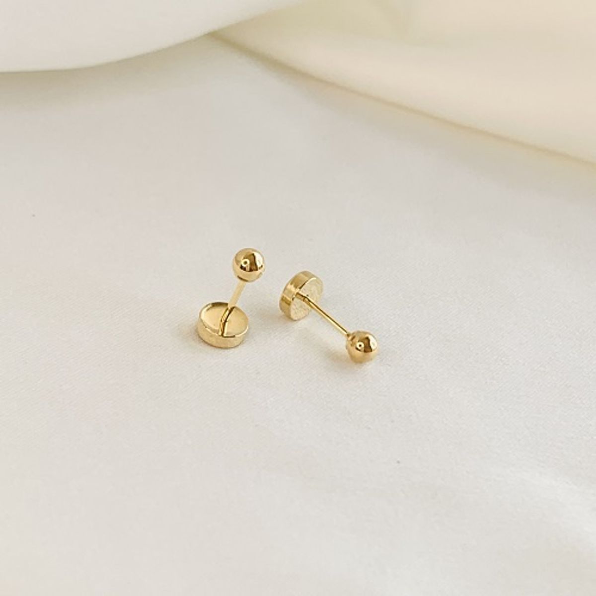 BY LAS CAYETANAS - Aros Abridores Bolitas en Oro 18k