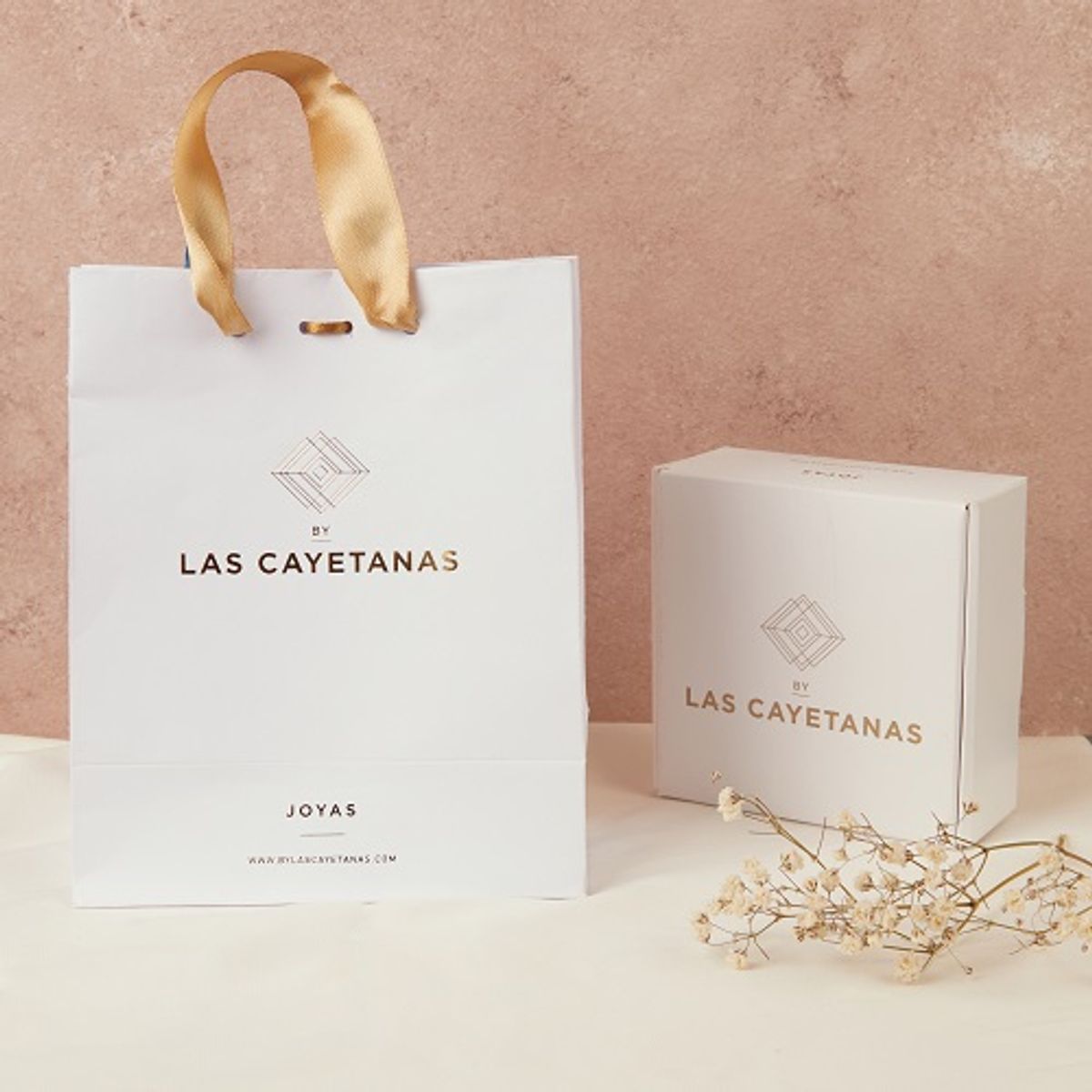 BY LAS CAYETANAS - Aros Abridores Lunitas en Oro 18k