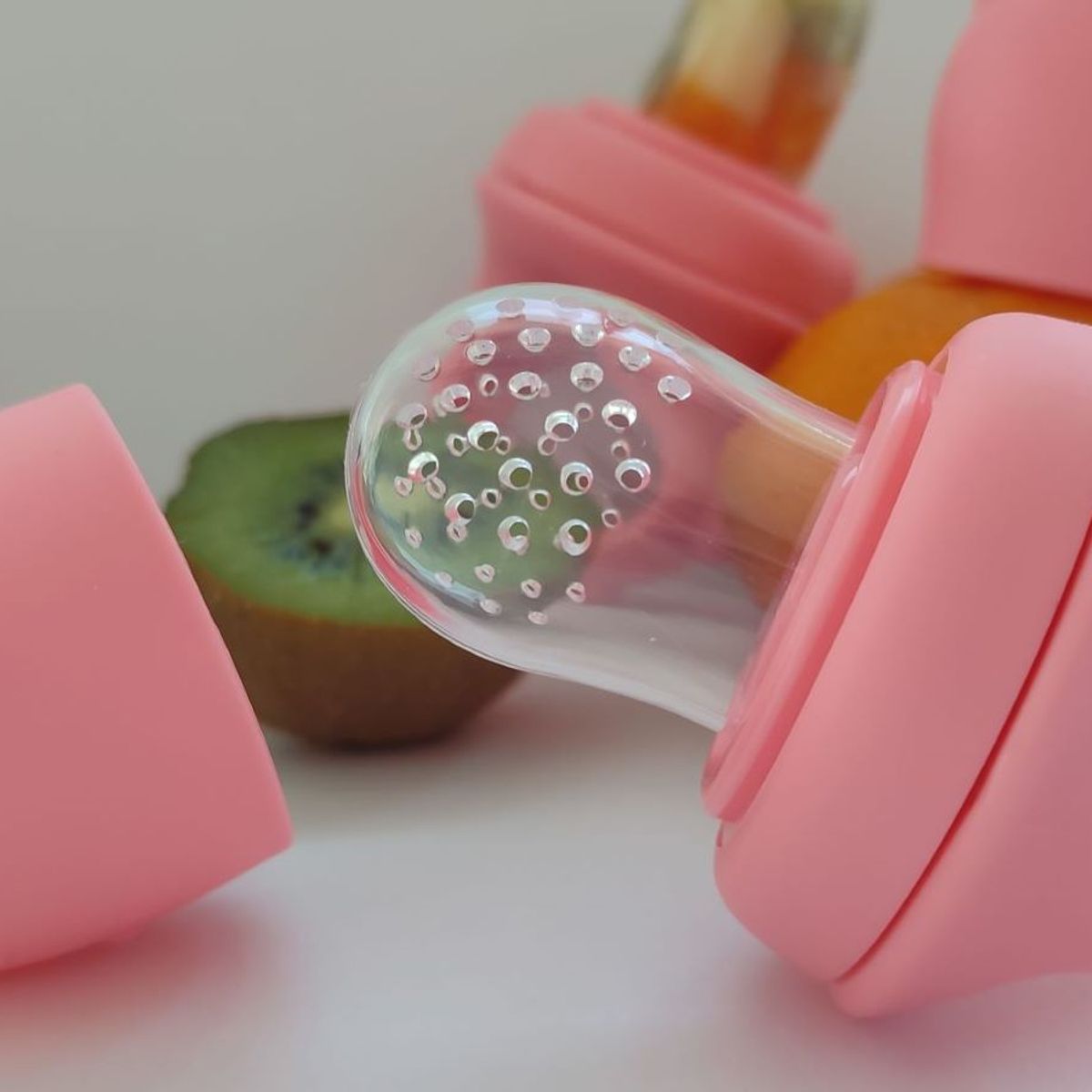UXOCRO - CHUPETE DE FRUTA COLOR ROSADO