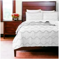 Cubrecama Bordado Premiun 1.5 Plazas Blanco.