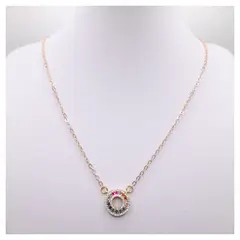 CAT JOYAS - Cadena enchapada en oro con colgante con circones de colores