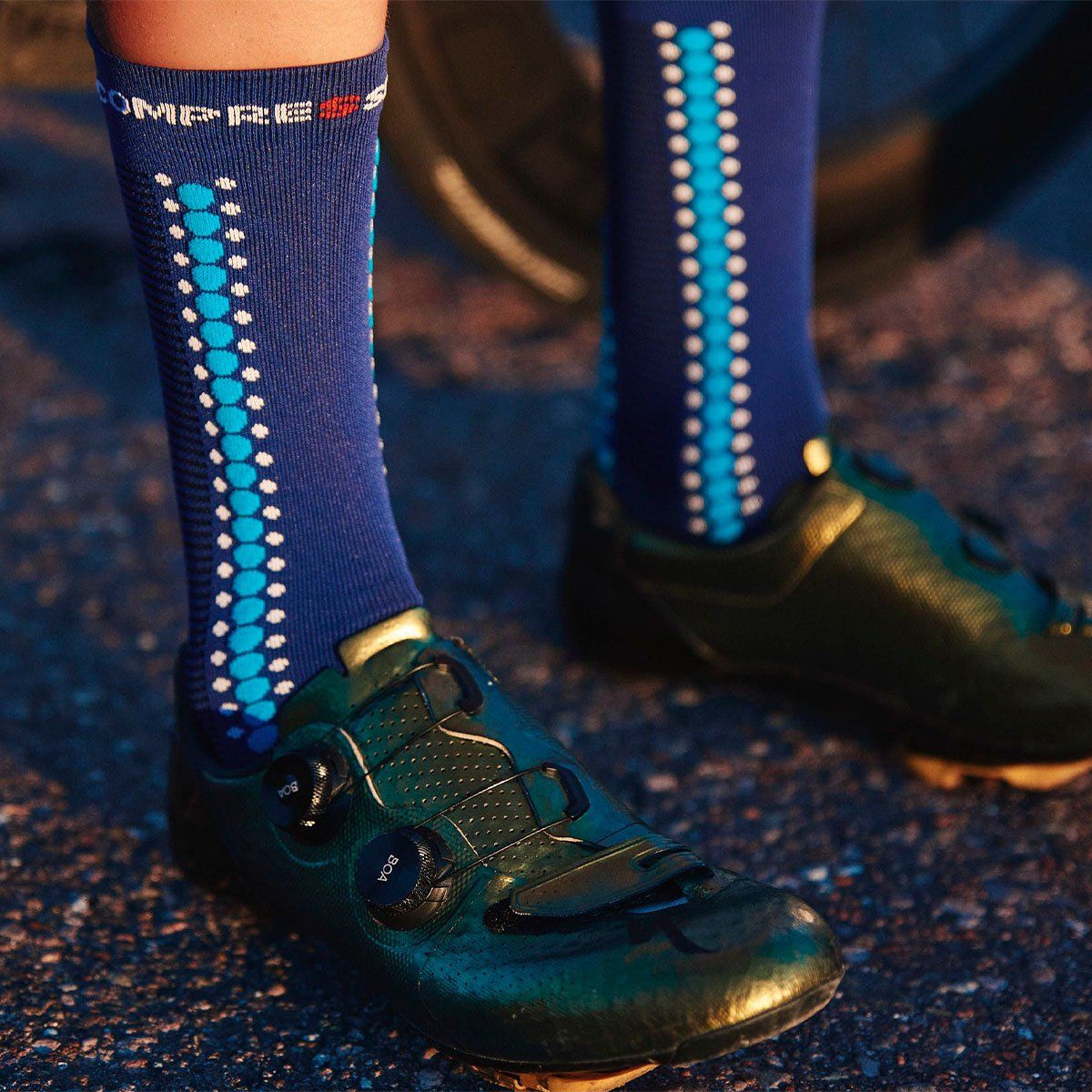 COMPRESSPORT - Calcetín Pro Racing V4.0 Bike Azul Compressport