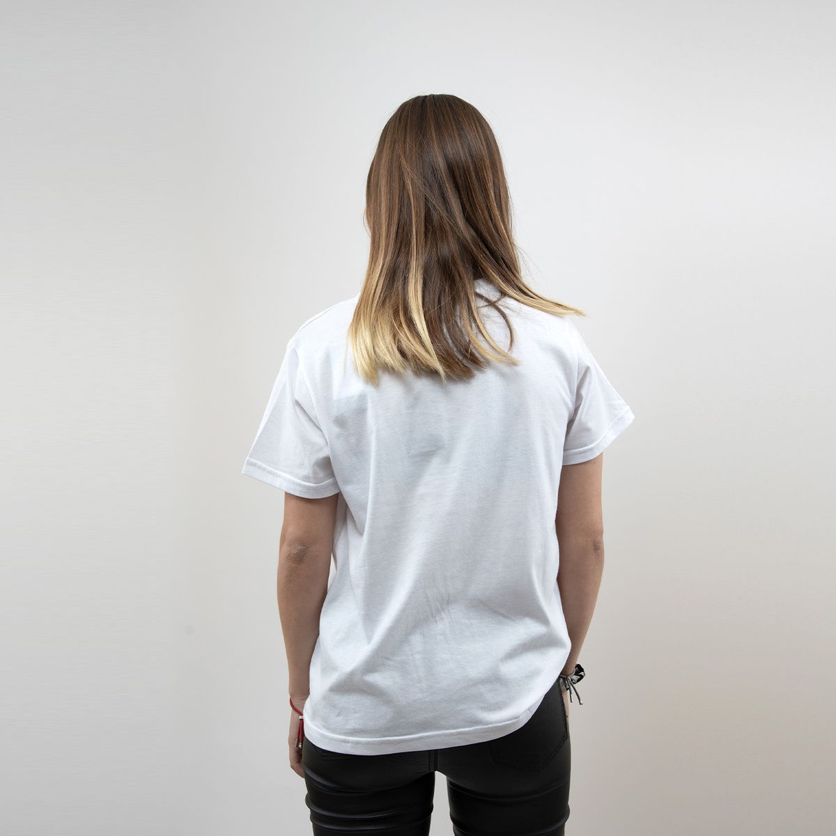 DISNEY - Polera Mujer Tinkerbell Sentada Blanco Disney