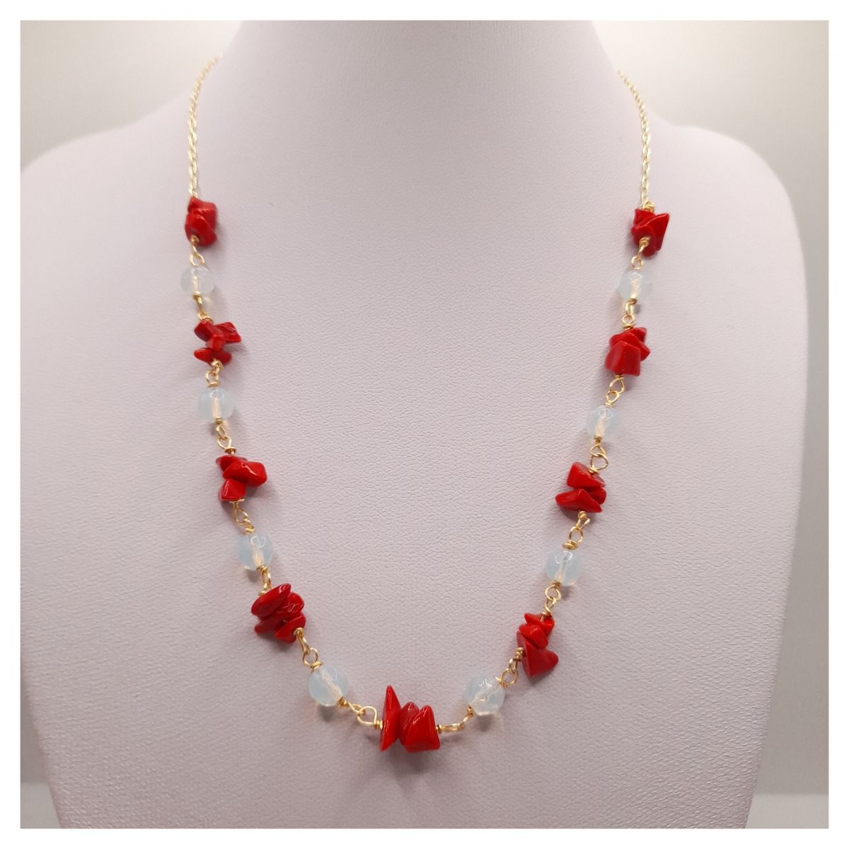 CAT JOYAS - Collar de piedra luna chip agata roja baño de oro