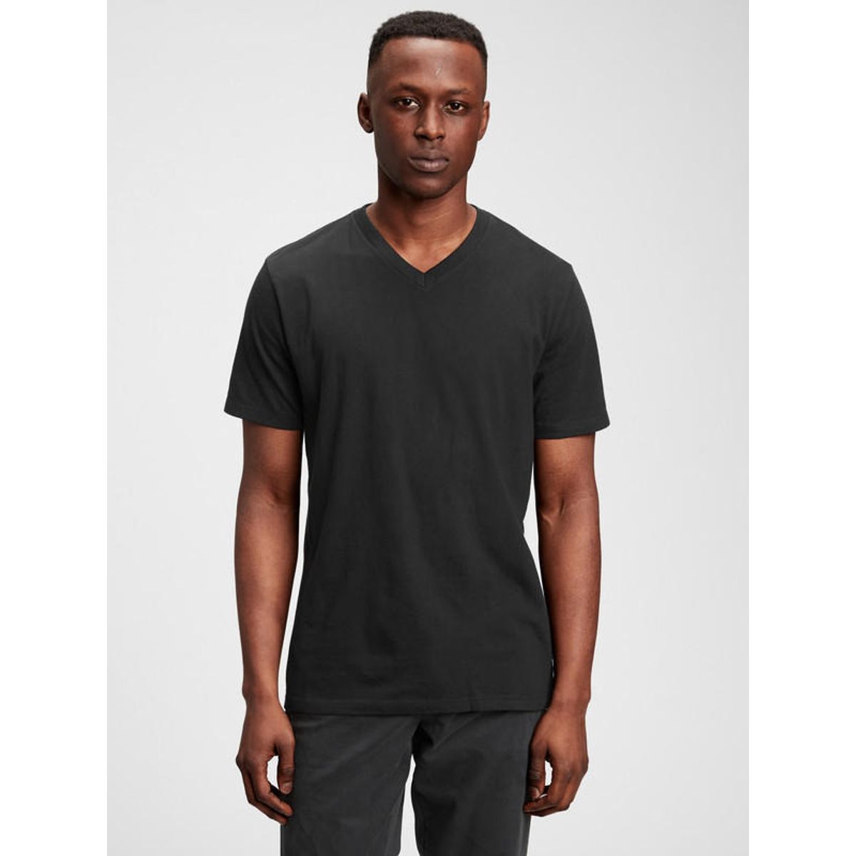 GAP - Polera Cuello V Solida Negro GAP