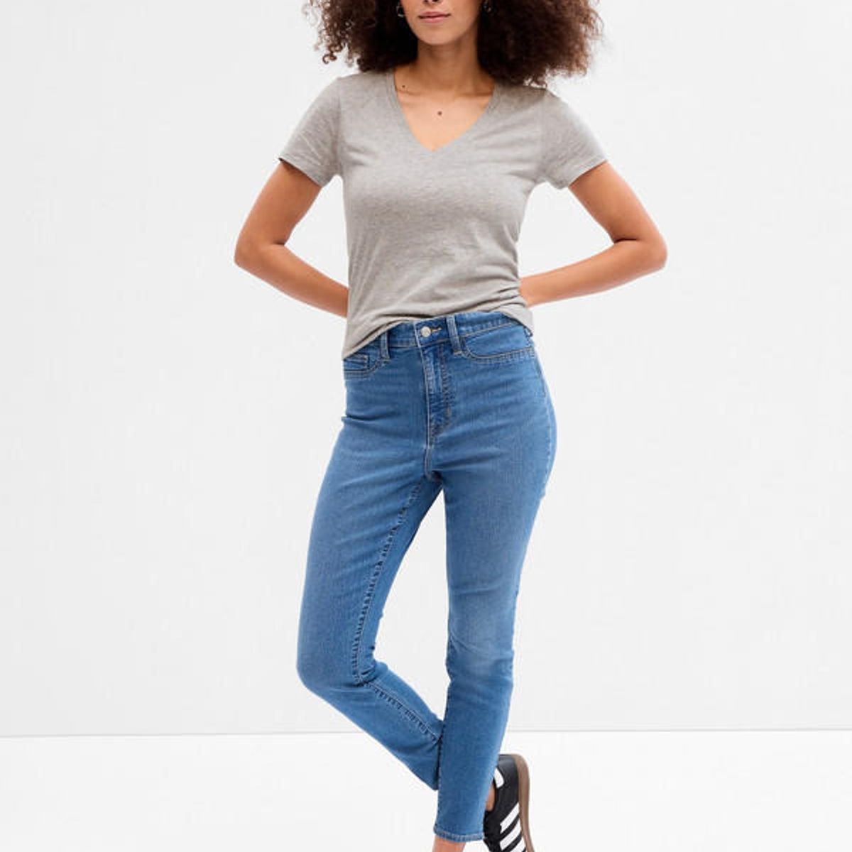 GAP - Polera Clasica Cuello V Gris GAP