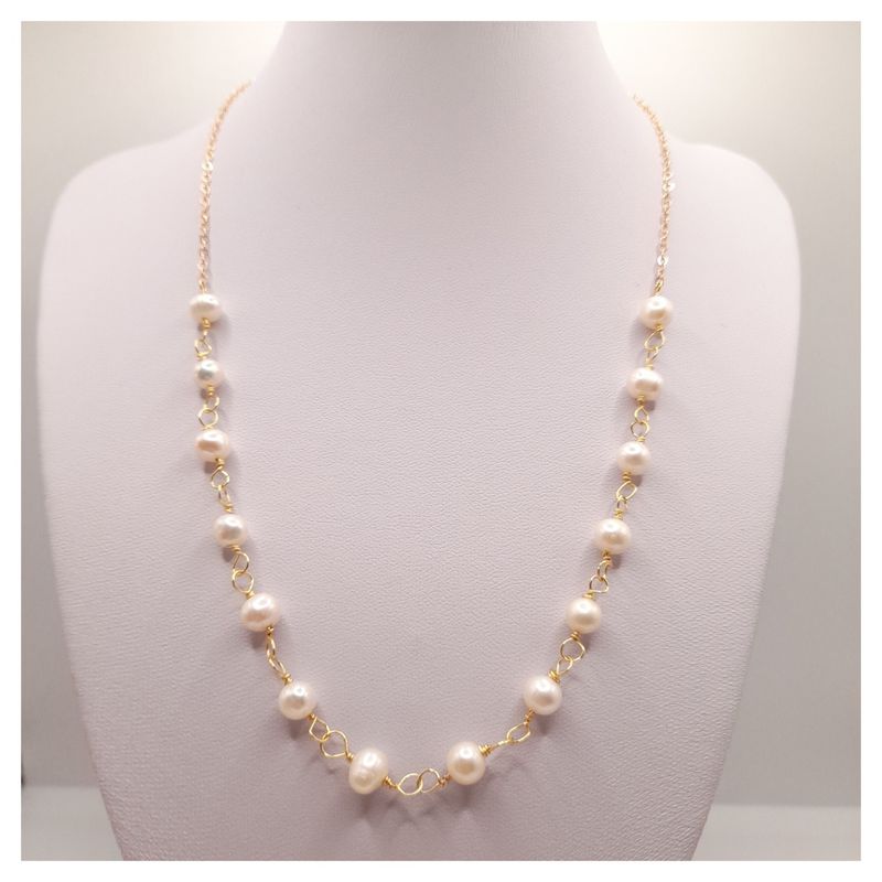 CAT JOYAS - Collar enchapado en oro con perlas de rio