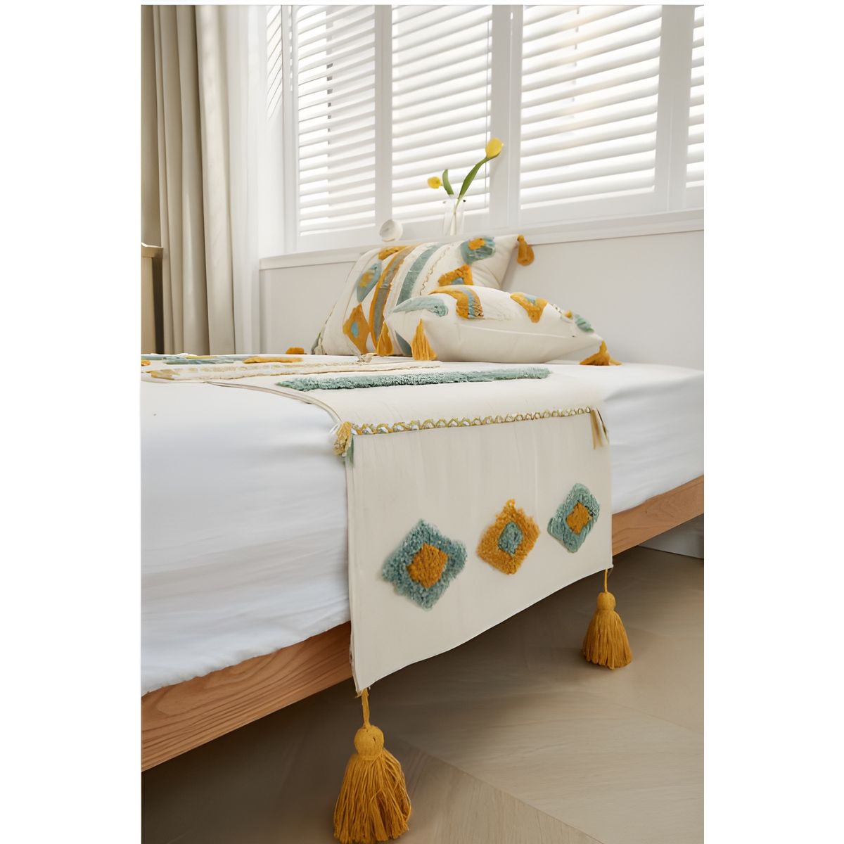 DEKOHOME - Piecera cama material algodón con borlas