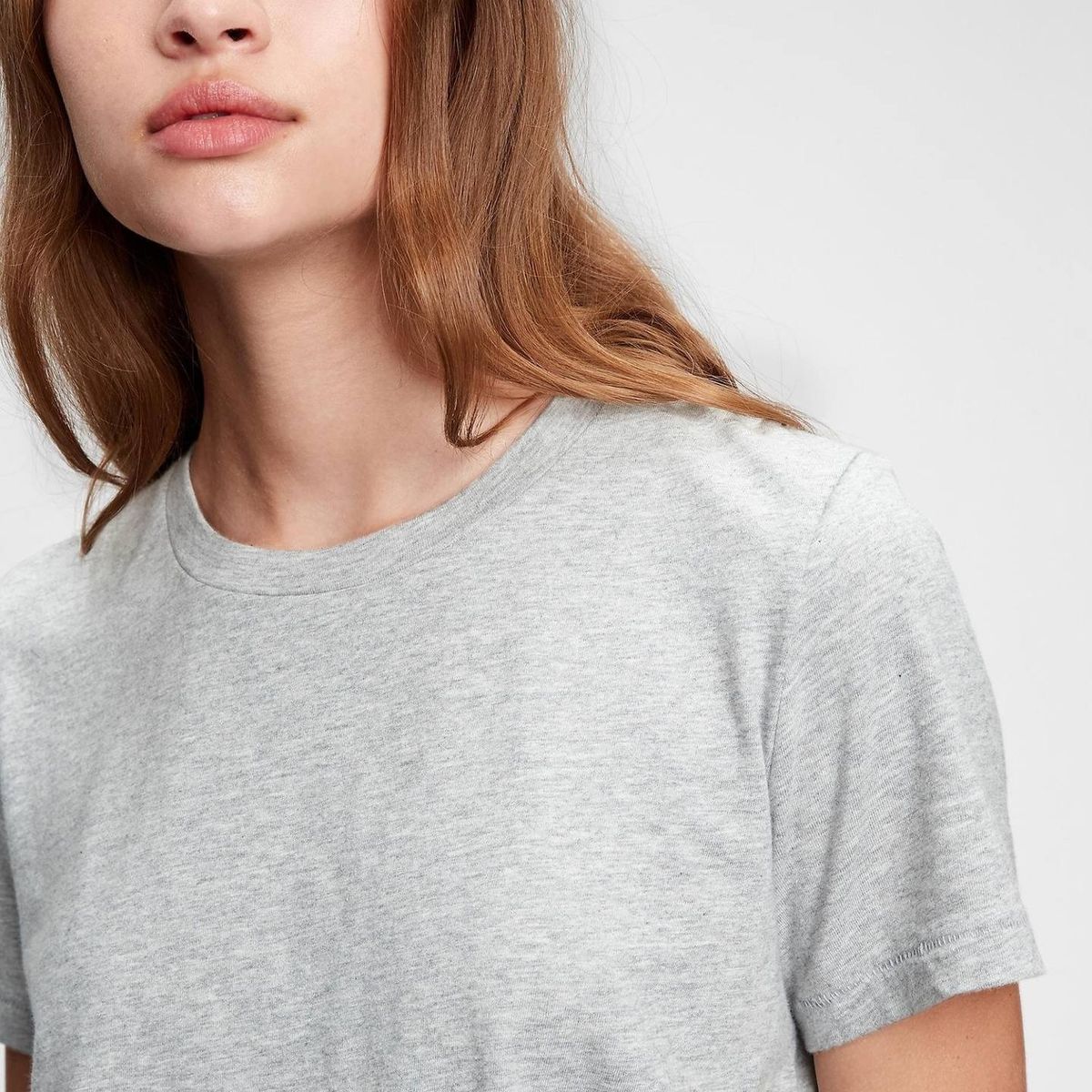GAP - Polera Mujer Gap Manga Corta Cuello Redondo Gris