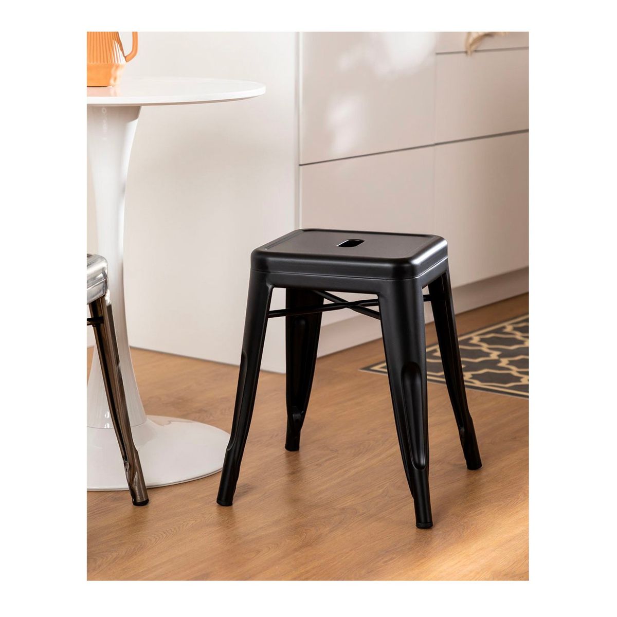 FORM DESIGN - Piso Tolix Negro Form