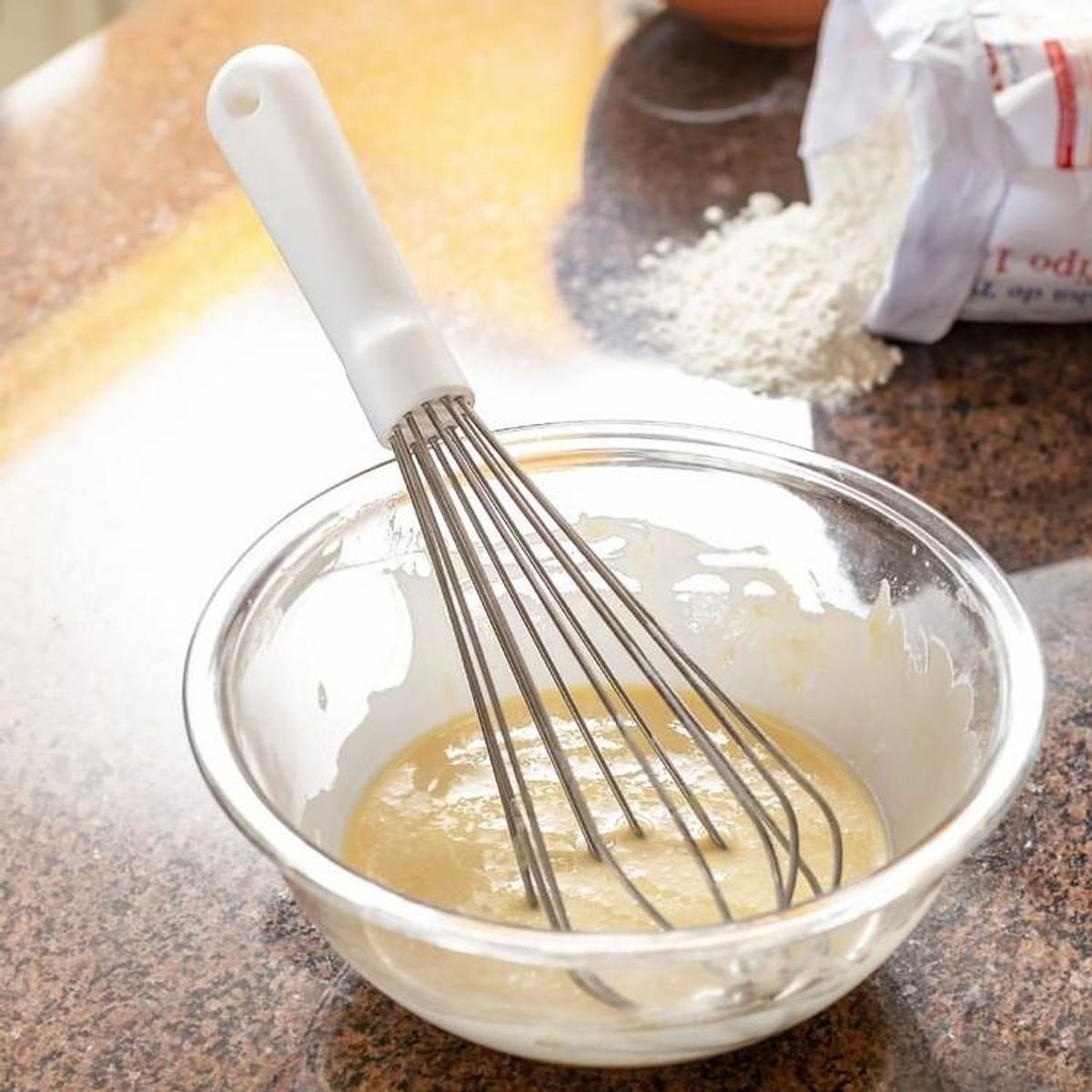 DI SOLLE - BATIDOR MANUAL MEZCLADOR ACERO INOXIDABLE DE COCINA REPOSTERIA 30 CM MANGO BLANCO