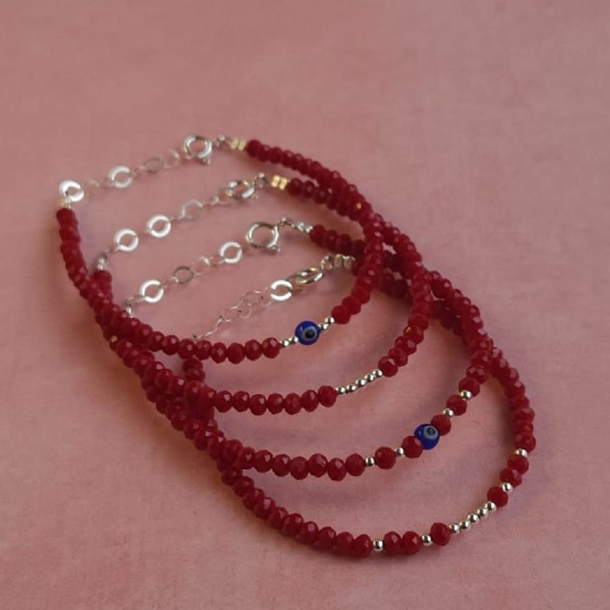 ML JOYAS - Pulsera cristales rojos intercalada con bolitas de plata y ojo turco