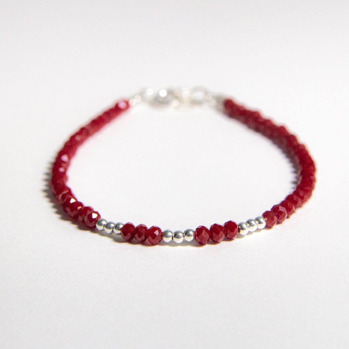 ML JOYAS - Pulsera mujer cristales rojos con bloques de bolitas de plata
