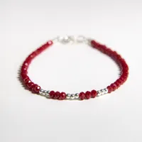 Pulsera mujer cristales rojos con bloques de bolitas de plata