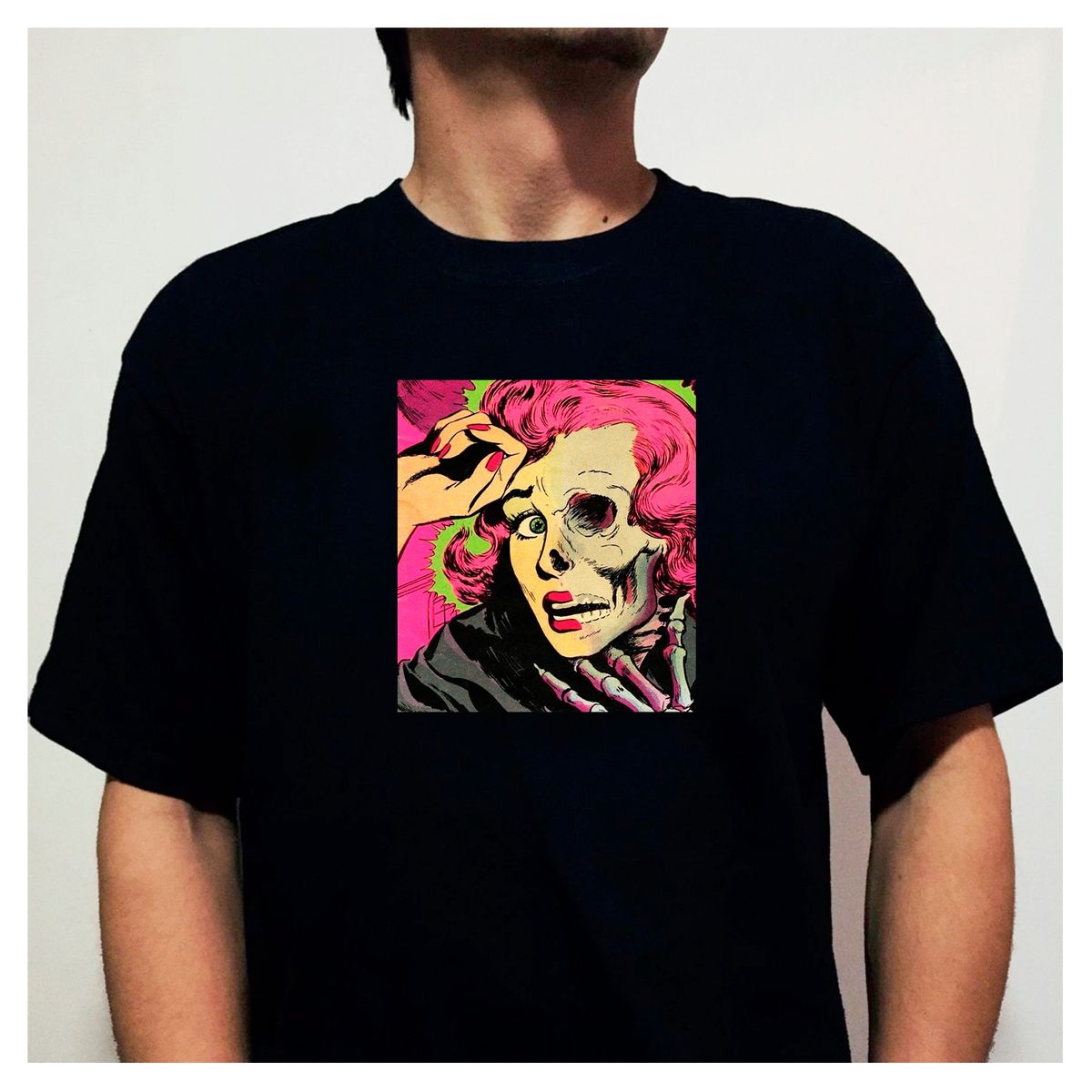 GENERICO - POLERA NEGRA POP ART RETRO