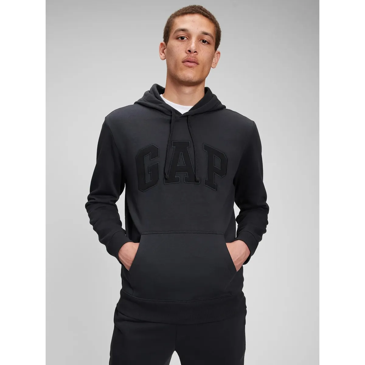 GAP - Poleron Logo Sin Cierre Negro GAP