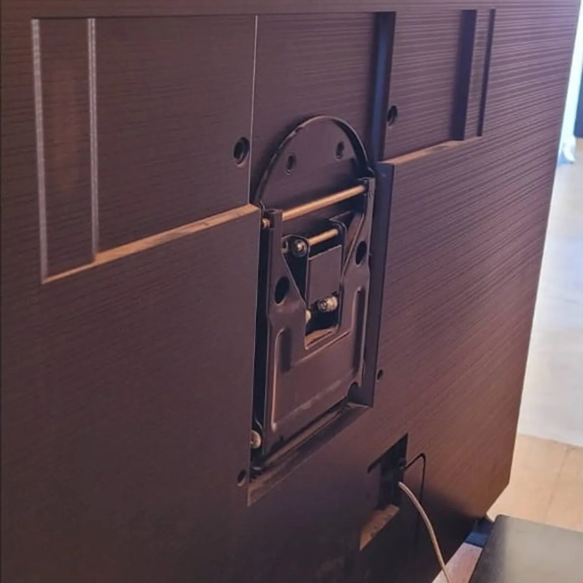 BRASFORMA - SOPORTE TV UNICAMENTE PARA SAMSUNG VESA 10.8CM X 11 CM - 49" a 65"