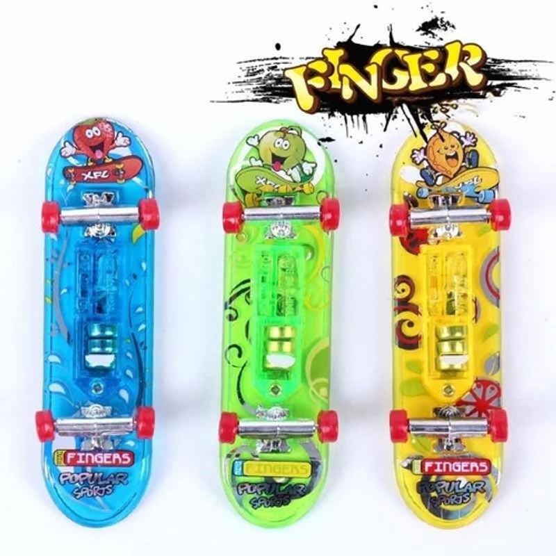 GENERICO - Set 3 Patinetas Skate Finger Con Luz Para Dedos Y Accesorios