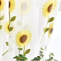Visillos bordados de Girasol incluye dos paños