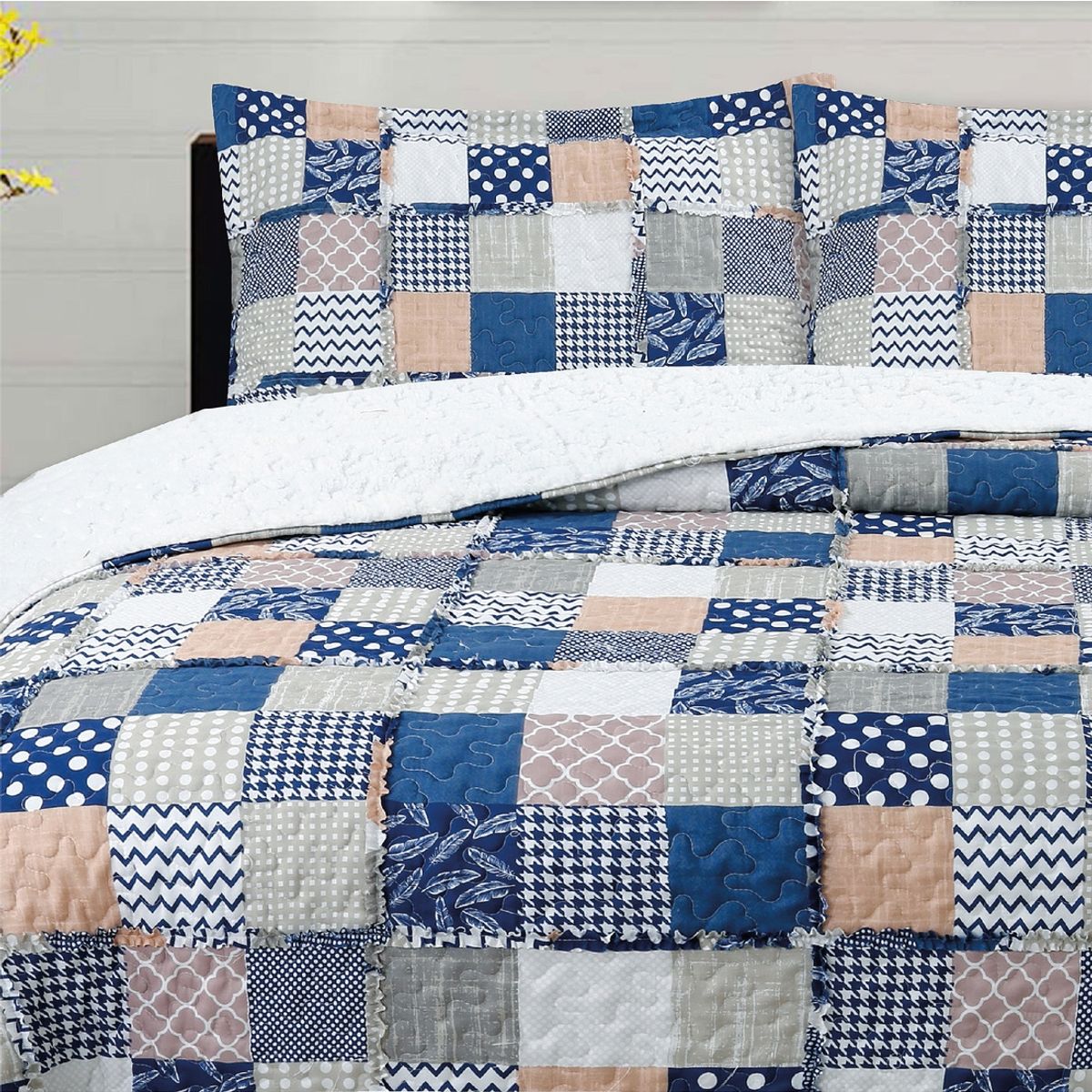 CHANTILLY - Cubrecama Ruffle Sherpa Patch Formas 1.5P CHANTILLY